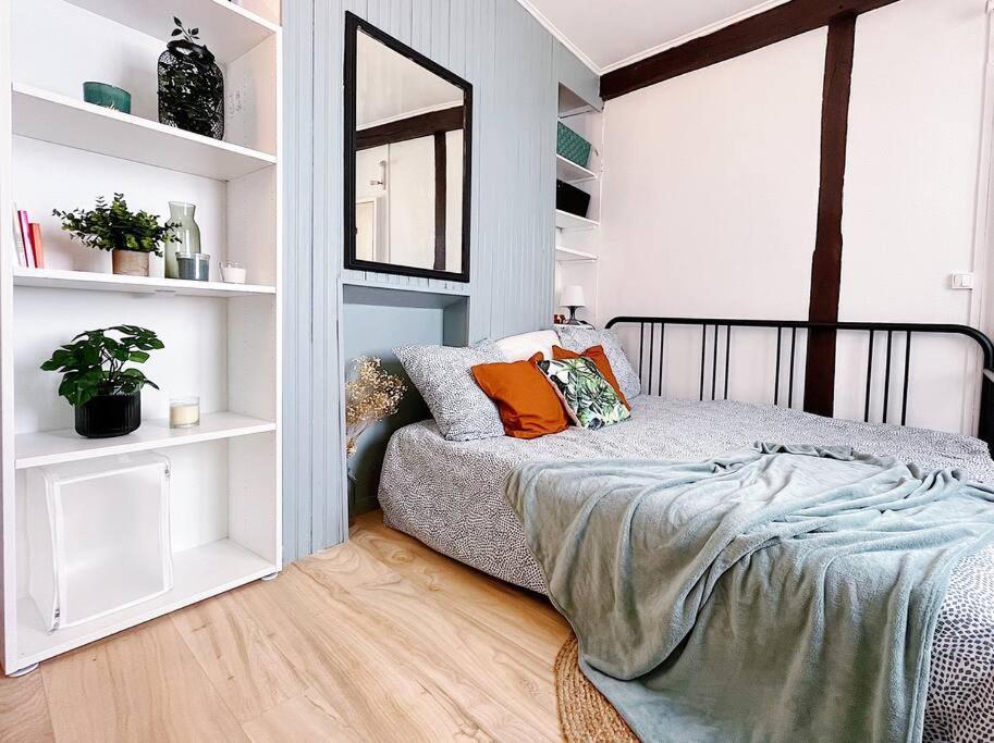 Superbe Studio Au Centre D'Orleans Apartment Exterior photo